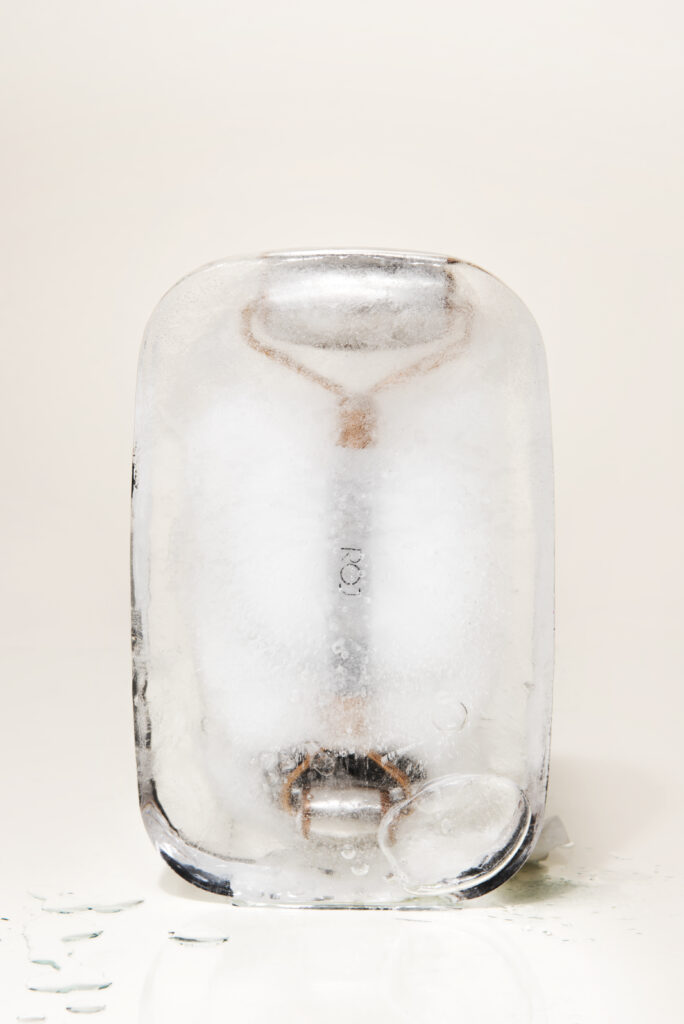 Shooting photo beauté et bien être, par le coco studio pour la marque Roll On Jade, gamme glaçon